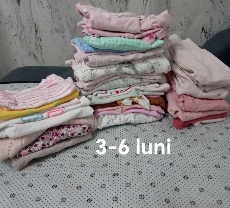 Vând haine fetiță 0-3 și 0-6 luni