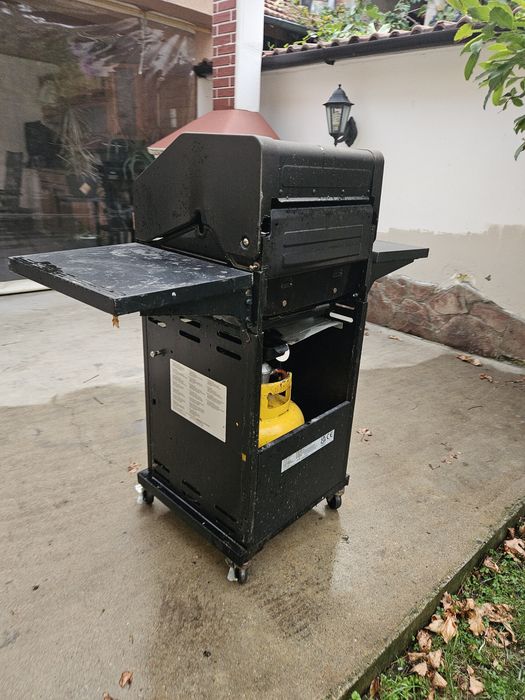 Продавам газово барбекю Char-broil