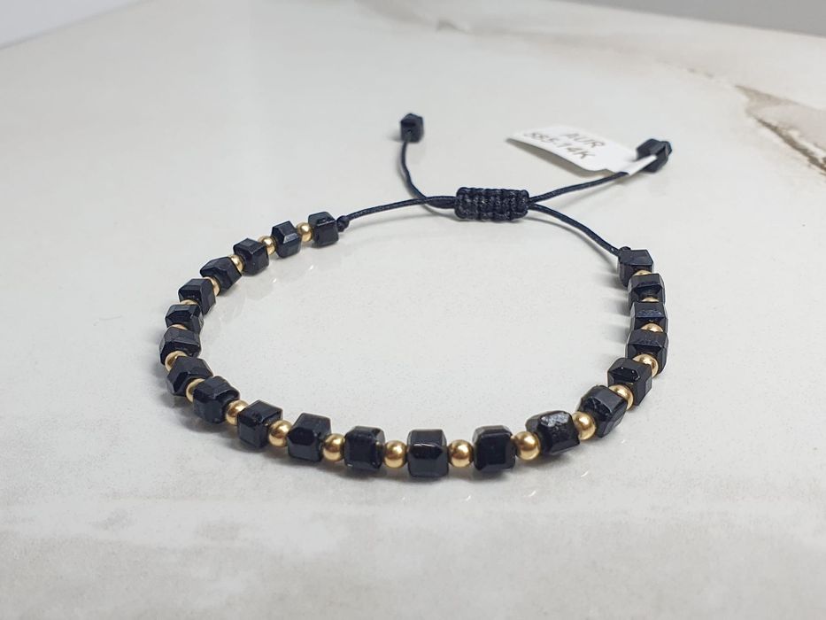 Brățară reglabilă pe șnur negru cu onix și aur de 14K – 1,46 g