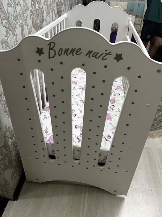 Десткая кравать-качалка