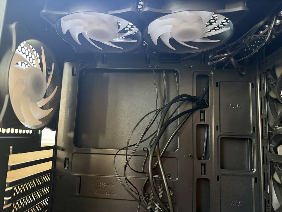 Carcasa + 6 ventilatoare RGB
