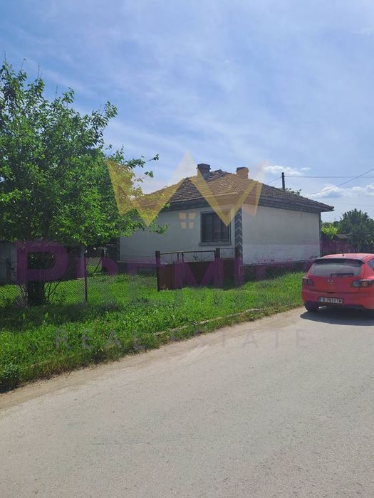 Къща в Варна, област-с.Пчелник площ 80 цена 40000