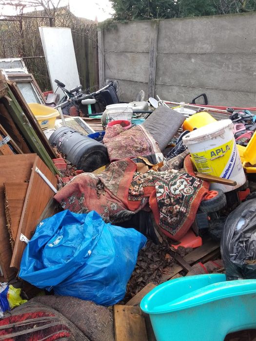 Debarasez evacuez debarasari mutari apartamente evacuez moloz mobila