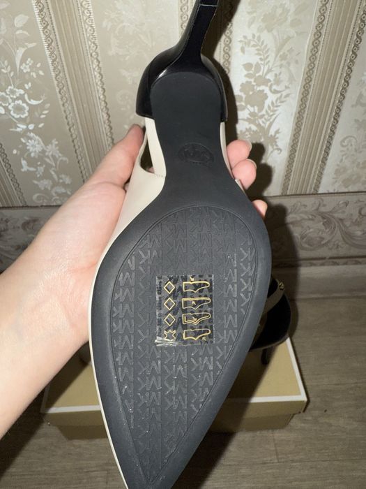 новые Michael Kors туфли, кожа, 37.5
