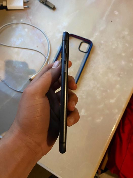 Vând sau schimb iPhone 11