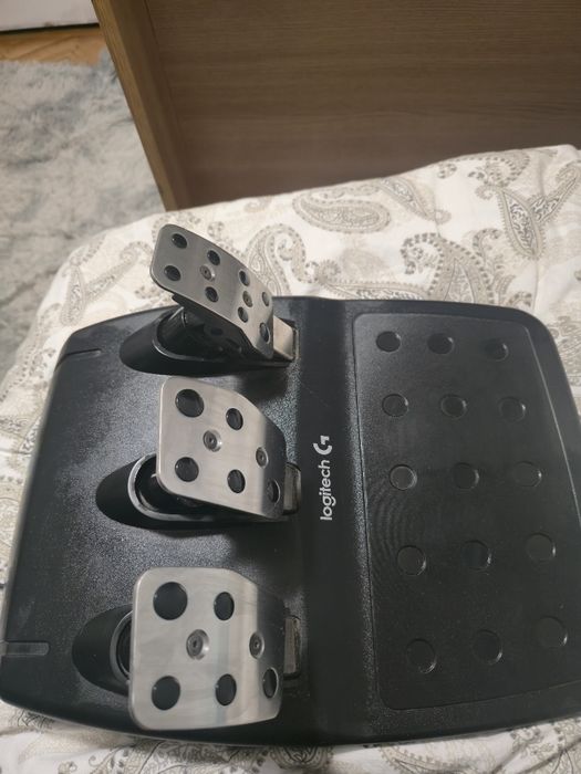 Volan, schimbator si pedale logitech