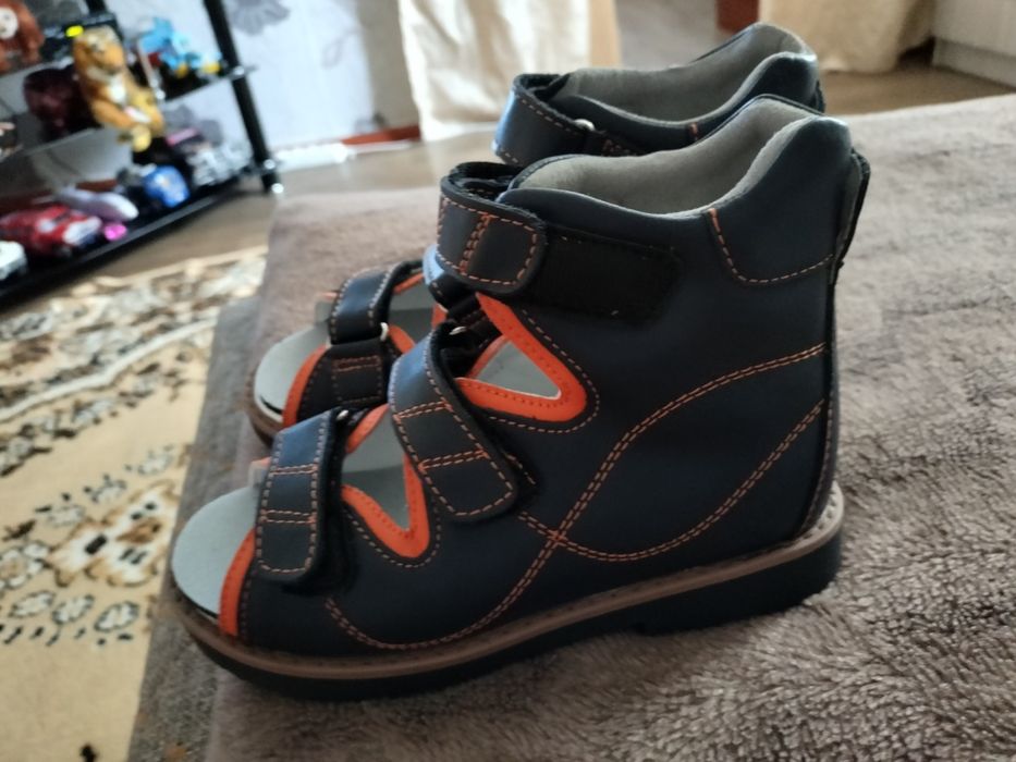 Продам ортопедические сандали