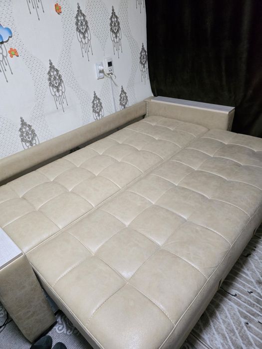 Диван  икровать.