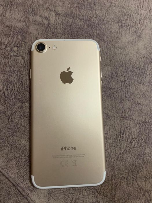 Продам iPhone 7 Apple