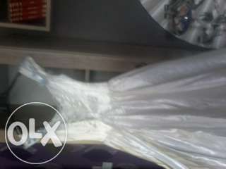 o rochie de mireasa deosebita bonus cercurile cadouuu