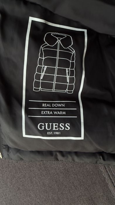 Детско зимно яке на Guess