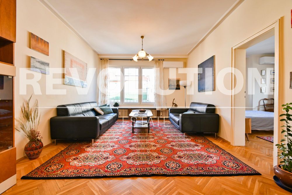 Дава се под наем Тристаен апартамент в София, Център - 135 кв.м за 1000 € - Снимка #3