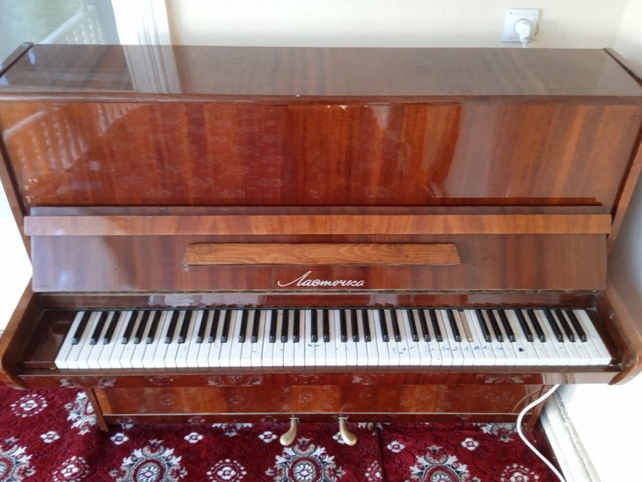 Советский пионино "Ласточко"
