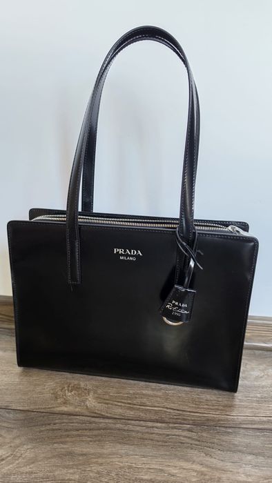 Geantă PRADA Re-Edition 1995