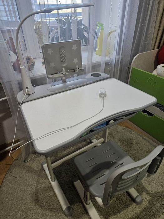 Продам детский столик