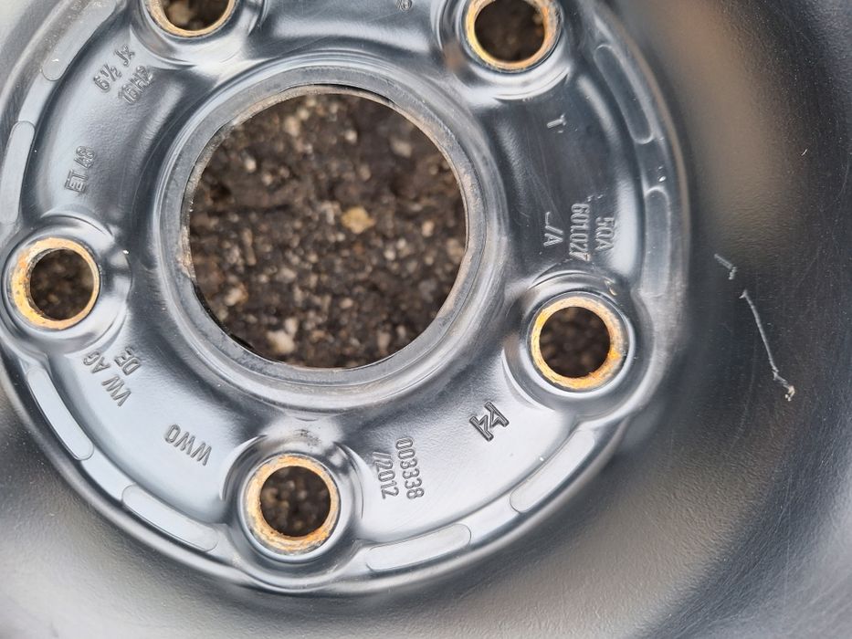 Фолскваген-16цола-5/112-с оригинални тасове