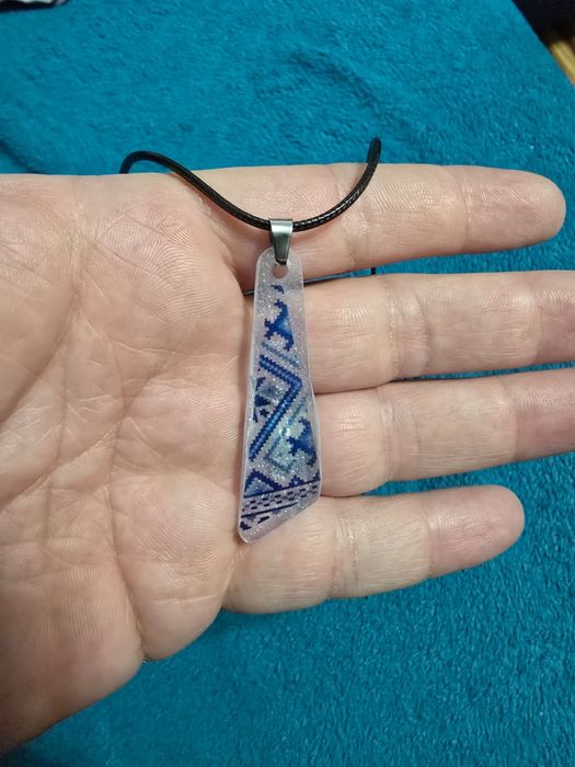 Pandantiv traditional, rasina UV , fir cerat de 40cm , facut manual