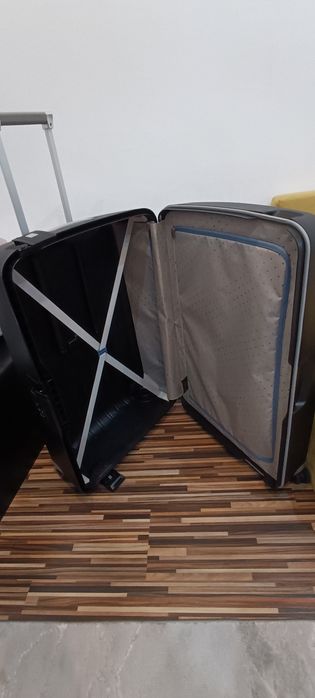 Troler Samsonite S'Cure Spinner, 81x55x35cm, negru