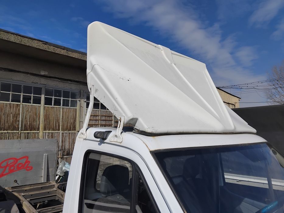 Спойлер за бус в добро състояние