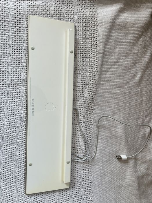 Vand tastatura apple