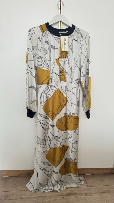 Продаю шелковое платье фирмы BGN