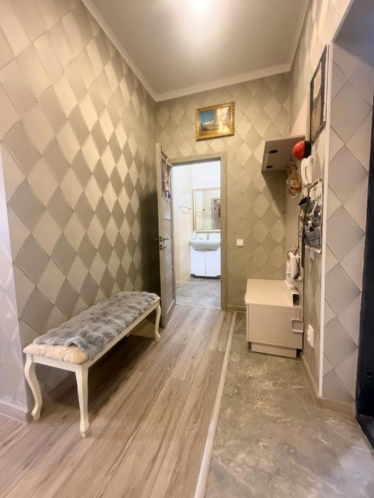 Продаю 53 кв.м. квартиру  на левом берегу