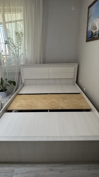 Продам двухспальную кровать