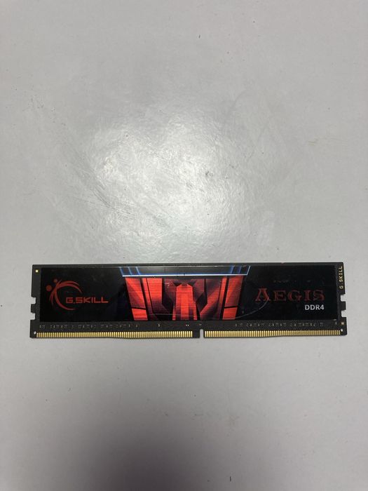 Placă RAM 8gb 3200mhz