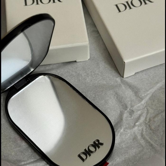 Залепящо се огледало Dior
