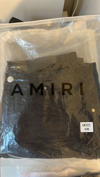 Blugi Amiri noi sigilati