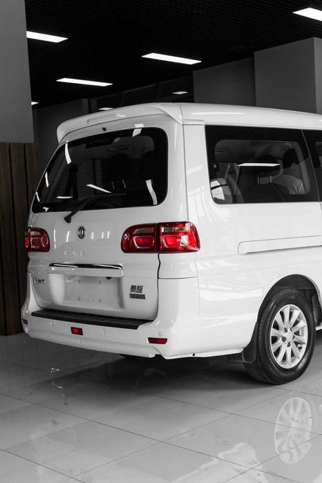 Минивен Dongfeng CM5-EV микроавтобус