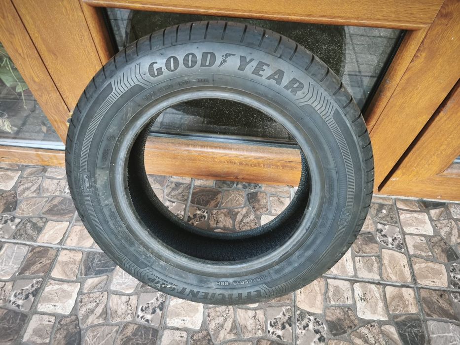 Anvelopa/Cauciuc Good Year Dacia Logan Sandero 185/65 R15 vară