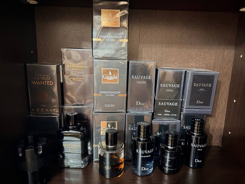Vând parfum de bărbați