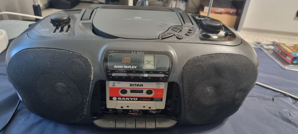 Radiocasetofon cu CD Philips AZ 8052