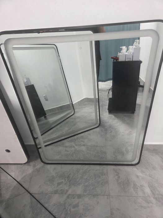 Срочно продам зеркало для салона