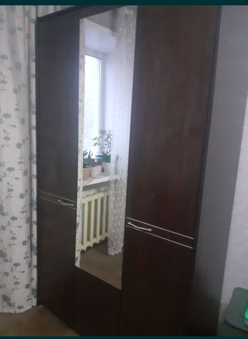 Продается три гарнитура цвета Венге