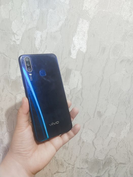 Продам телефон Vivo Y12