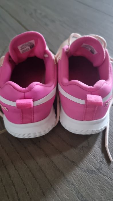 Adidasi fete sport Reebok 32