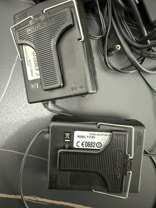 Два трансмитера и ресивера Shure