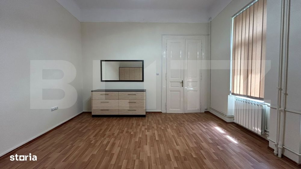 Apartament 2 camere in incinta Palatului Stern, Centrul Istoric al Ora — fotografia 3