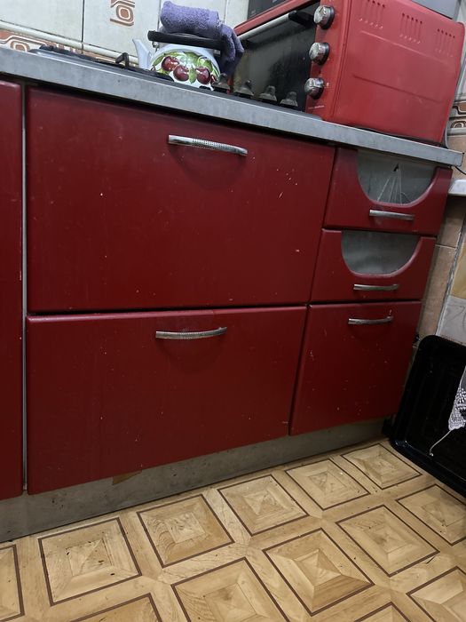 Продам кух гарнитур вместе с газом и мойкой