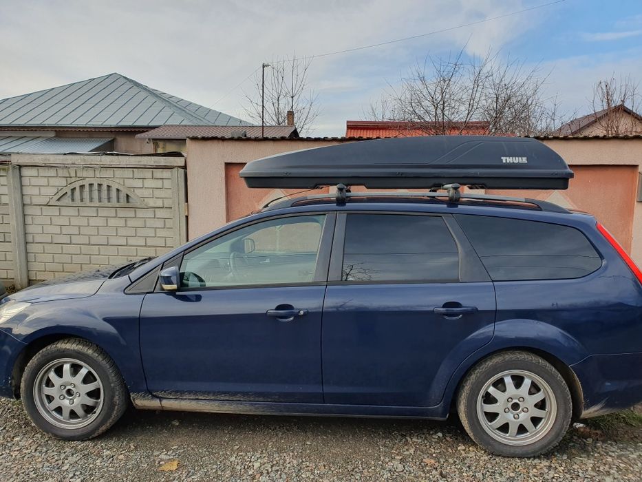 Cutie Thule portbagaj auto de inchiriat