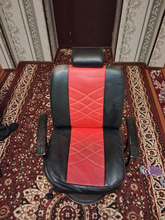 Yumshoq kreslo sotiladi