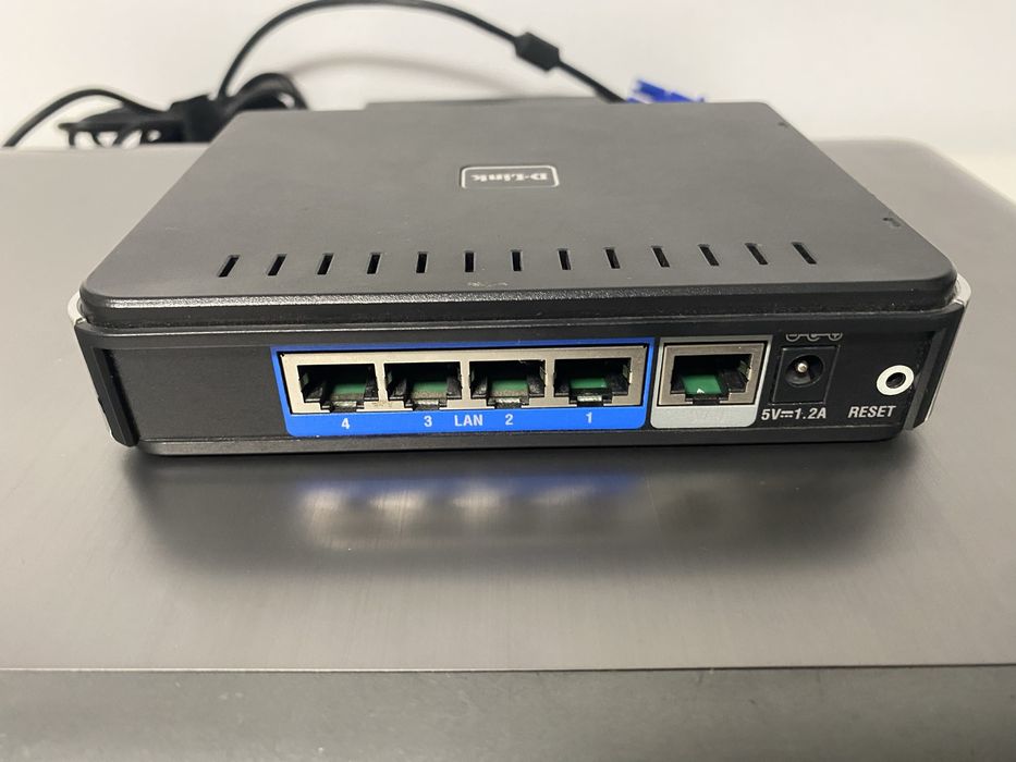 D-Link DIR-100 Wired Router