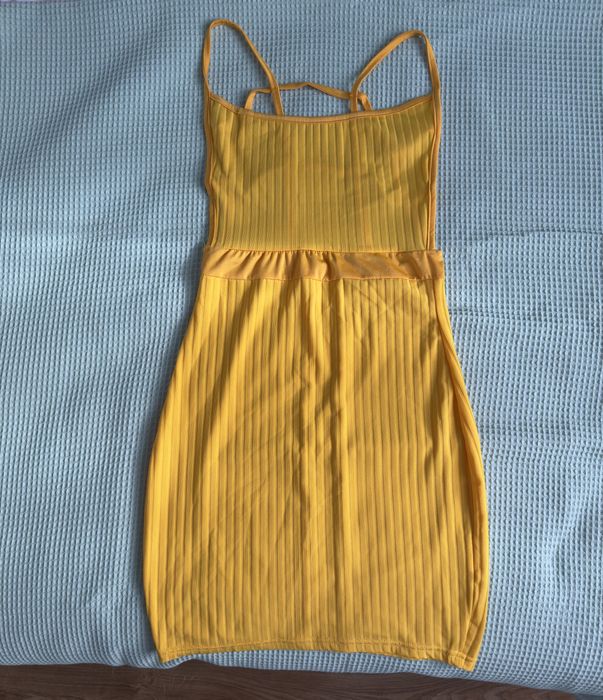 Дамски рокли с къс ръкав