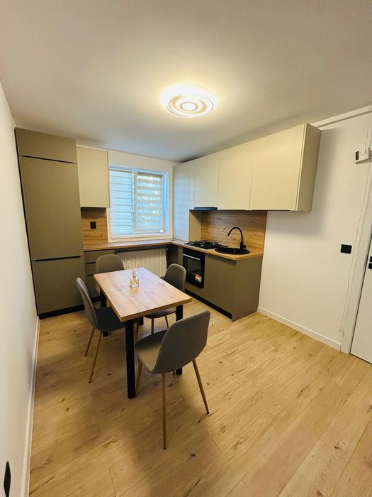 Apartament cu 2 camere decomandat in zona Piata Hermes
