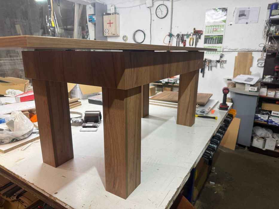 Холна разтегателна маса