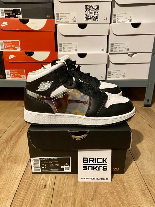 Nike Air Jordan 1 Mid Hologram