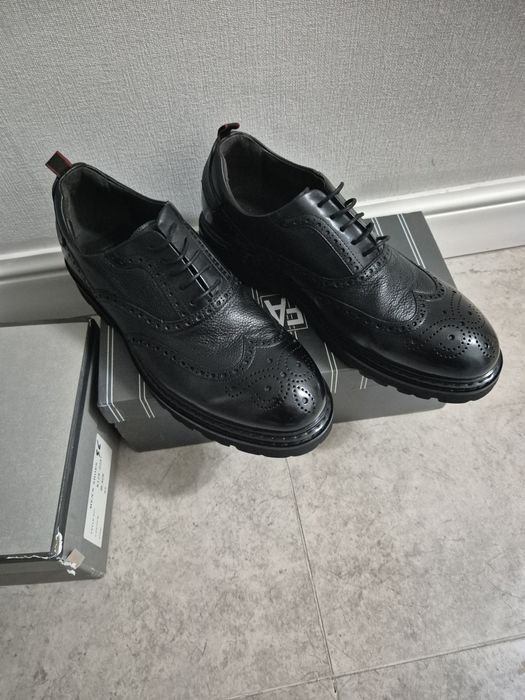 Продаю обувь новые