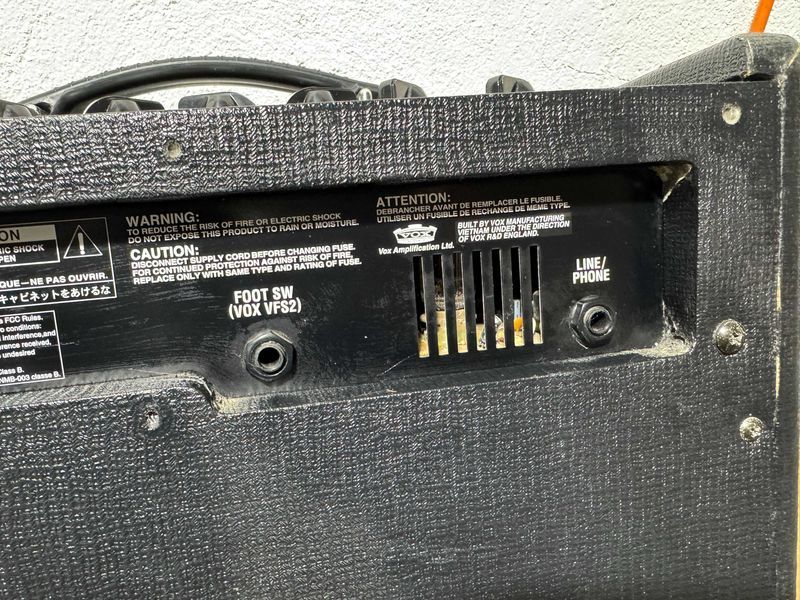 Кубе -  Vox 23 W